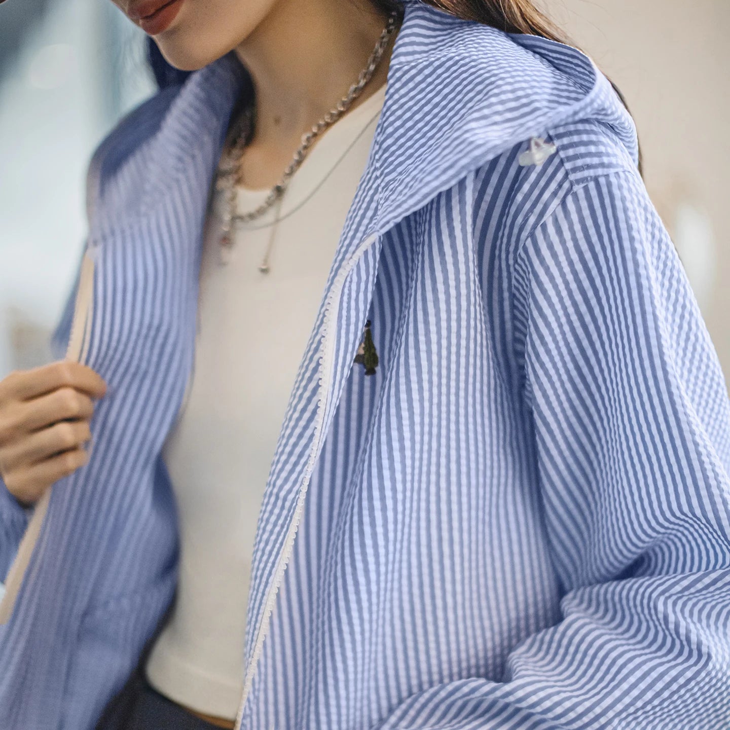 Maden Casual Blue White Striped Hooded Shirt Women's Spring Seersucker Vacation Style Blouse Lightweight Layering Beach Shirts