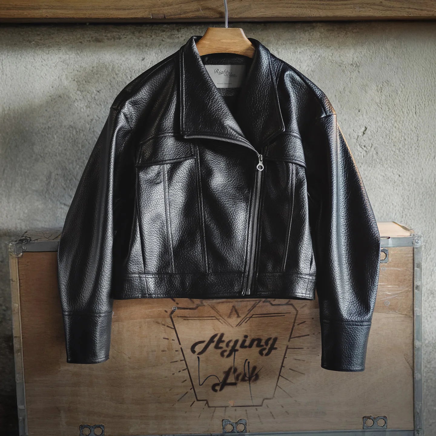 Maden Women's Retro Black Faux Leather Jacket Cropped Motorcycle Style Zipper Jackets Versatile Autumn and Spring Outerwear
